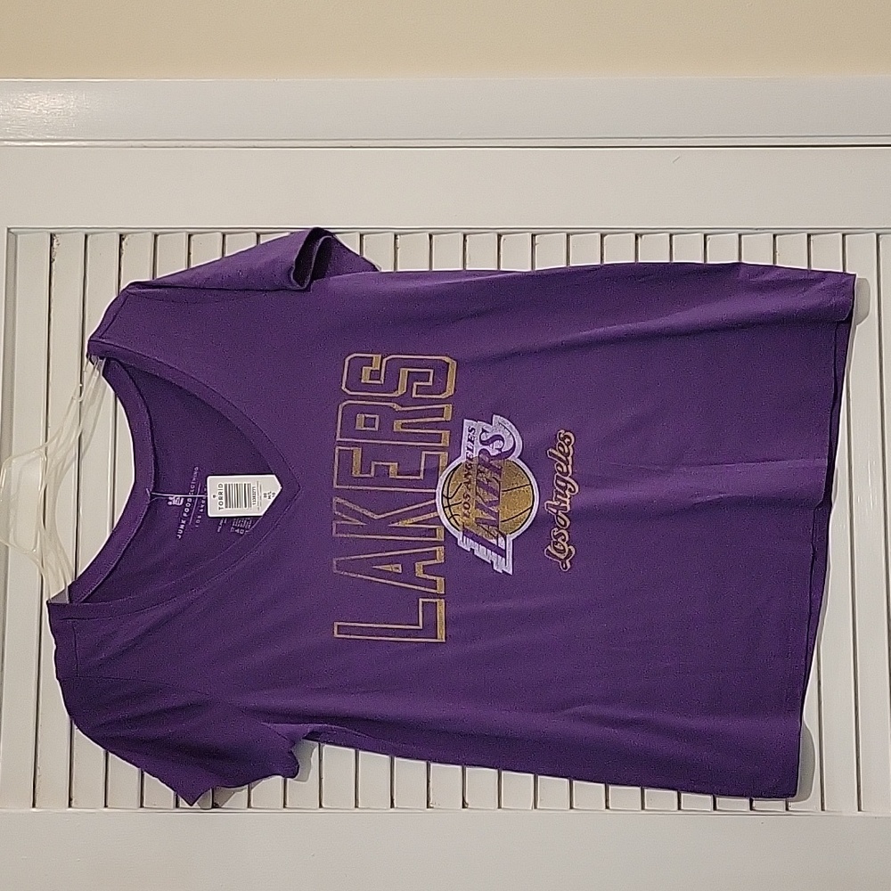 NWT Torrid Junk Food Collab Lakers V neck T sz 00 M/L